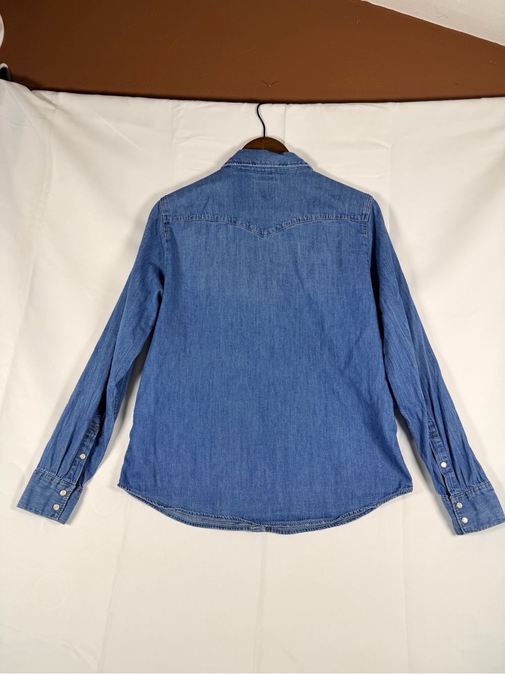 LEVI’S Women’s Size L Shirt Top Denim Jean Pearl Snap Western Style Red Tab - Picture 13 of 16
